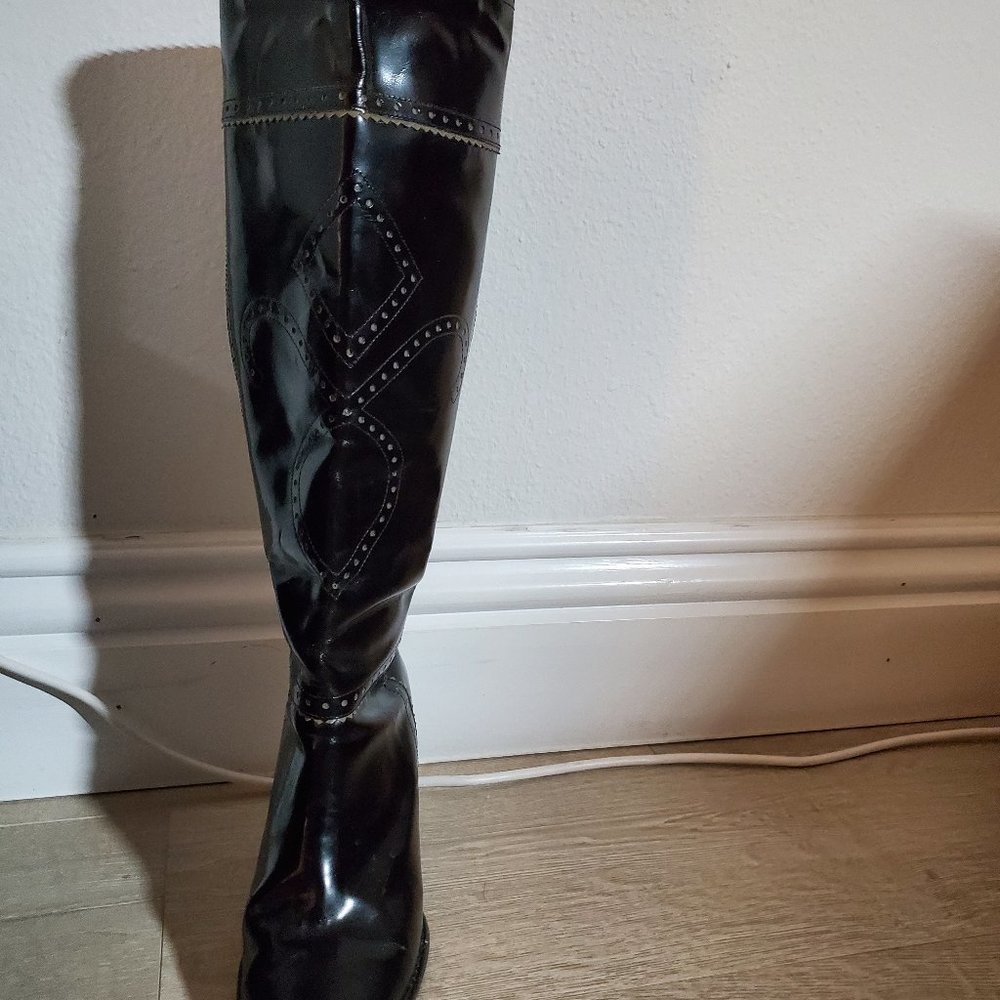 Original Kors by Michael Kors Black shiny leather knee retro boots.
